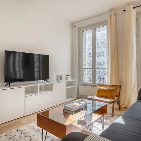 With Sophisticated One Bedroom - Verifier Le Profil